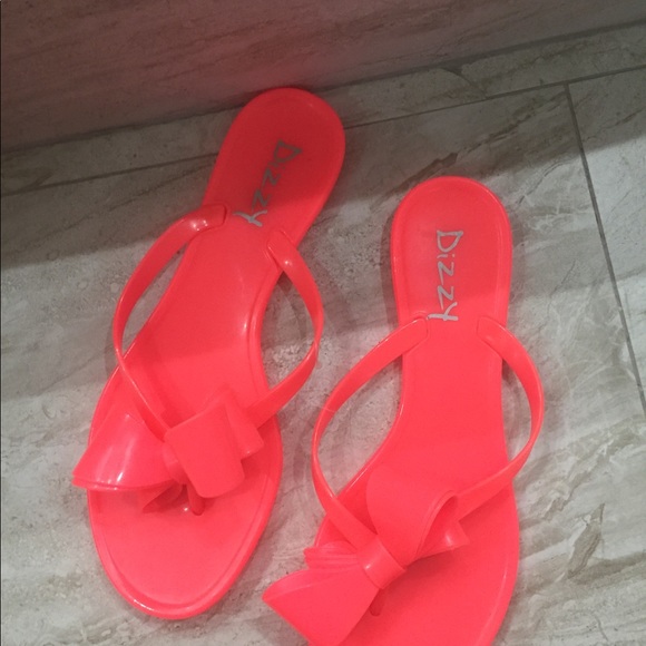 Dizzy flip flops - Picture 2 of 3